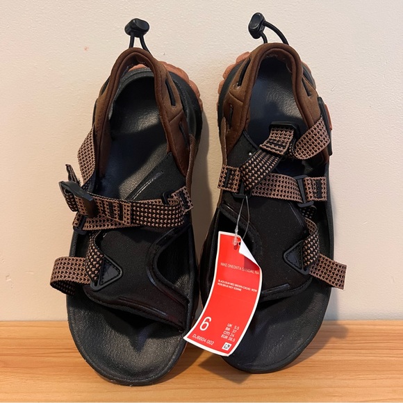 Nike | Oneonata Trail Sandals - Picture 9 of 13